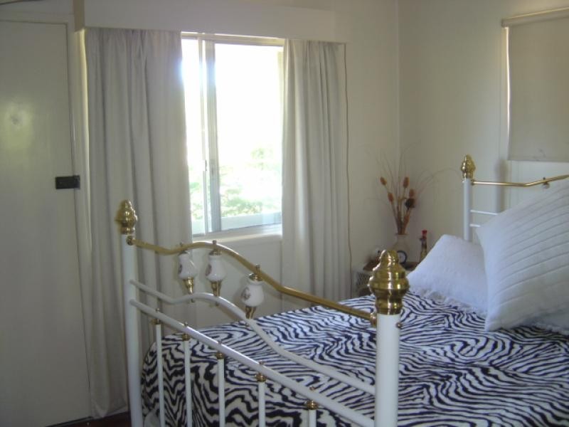 4 Hoxton Street, Arana Hills QLD 4054