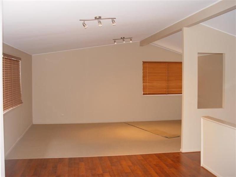 17 Tarawill Crescent, Ferny Hills QLD 4055