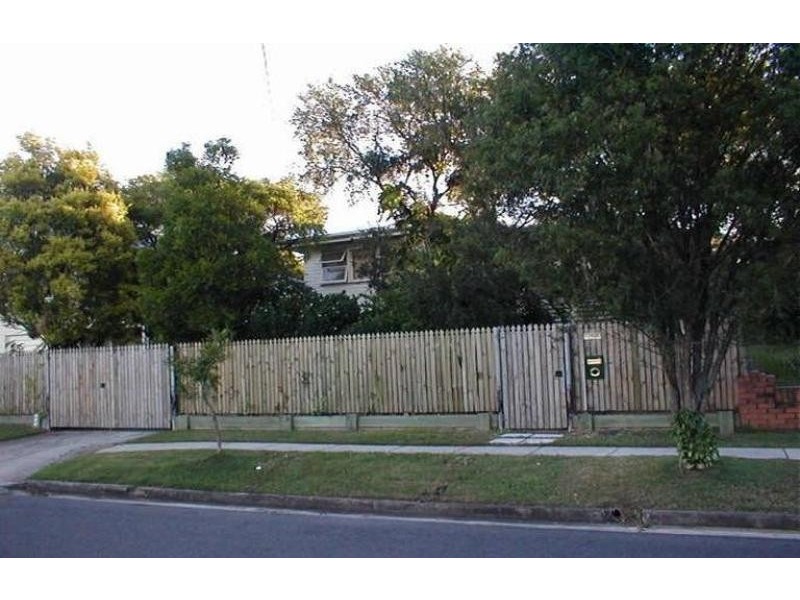 11 Knutsford, Chermside West QLD 4032