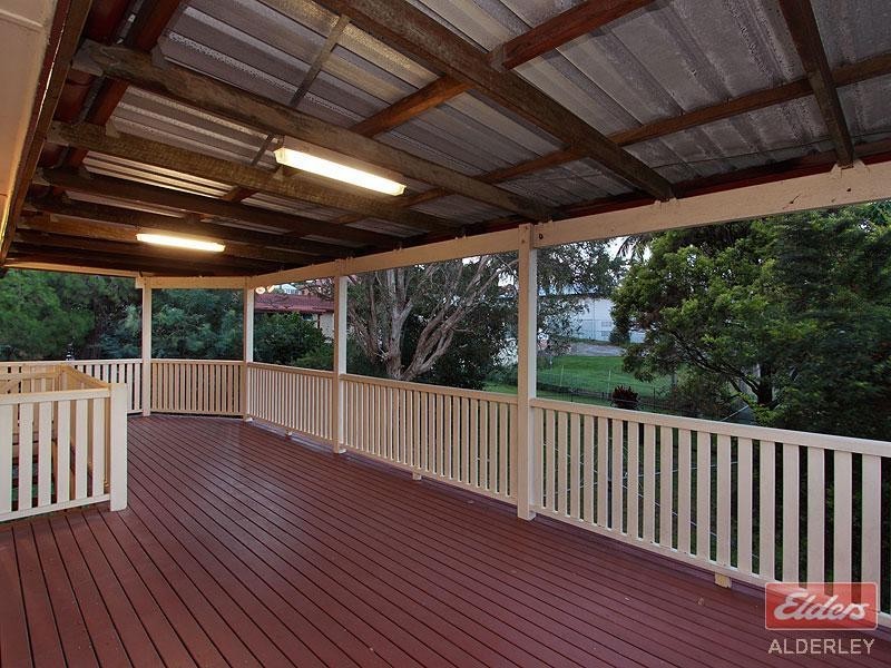 105 Mawson Street, Stafford Heights QLD 4053