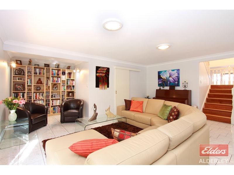 18 Tetragona Drive, Arana Hills QLD 4054