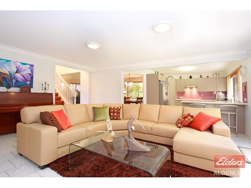 18 Tetragona Drive, Arana Hills QLD 4054