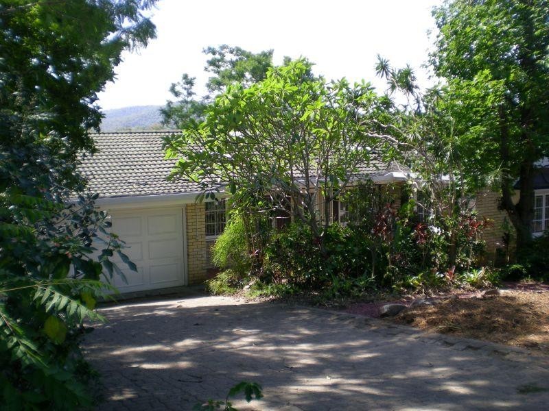 17 Woonalee St, Kenmore QLD 4069