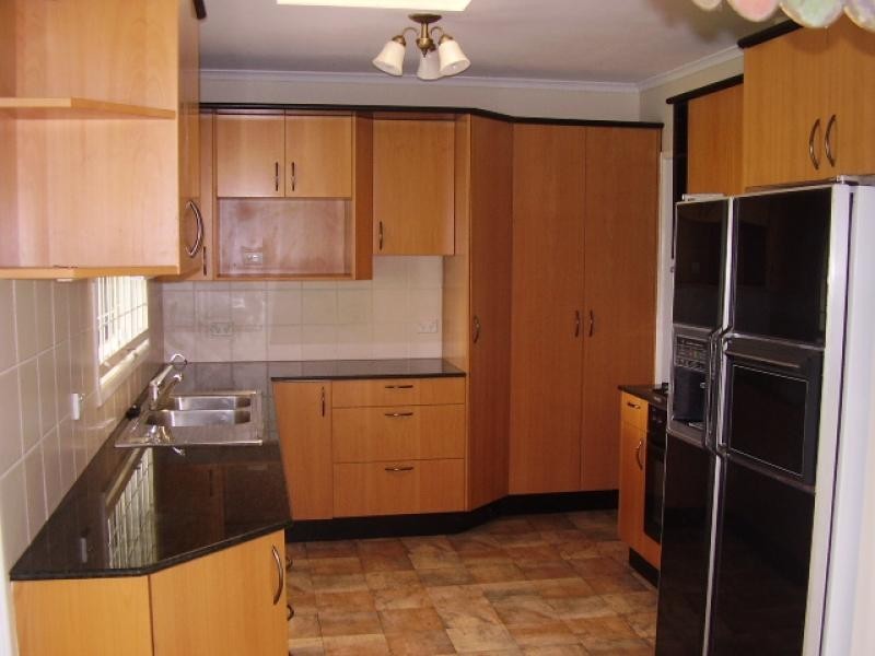 17 Woonalee St, Kenmore QLD 4069