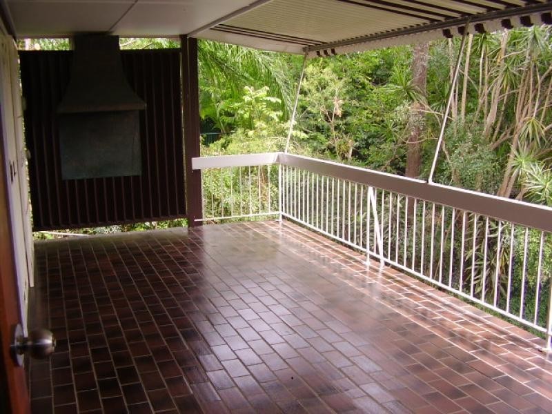 17 Woonalee St, Kenmore QLD 4069