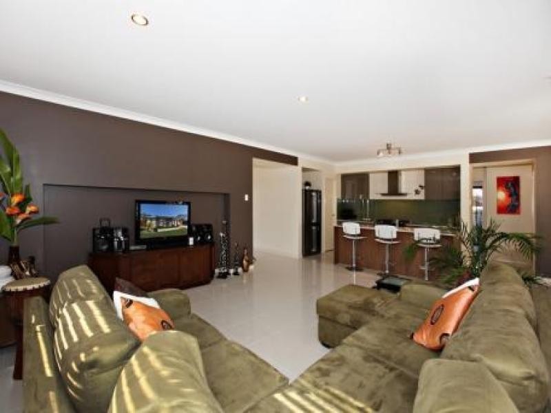 43 Hedges Avenue, Burpengary QLD 4505