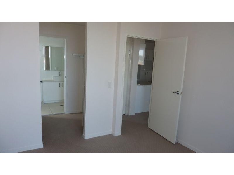 402/40 Playfield St, Chermside QLD 4032