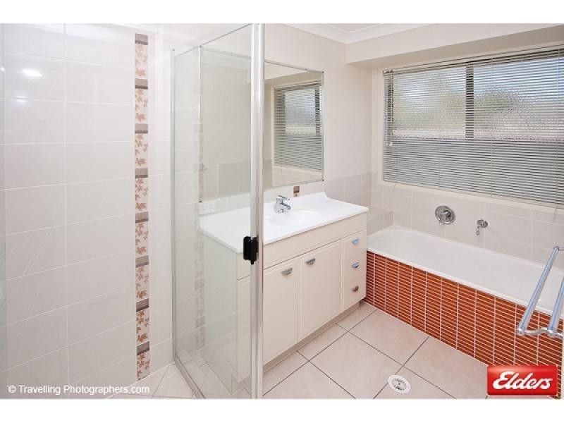 2 Hilltop Crescent, Jimboomba QLD 4280