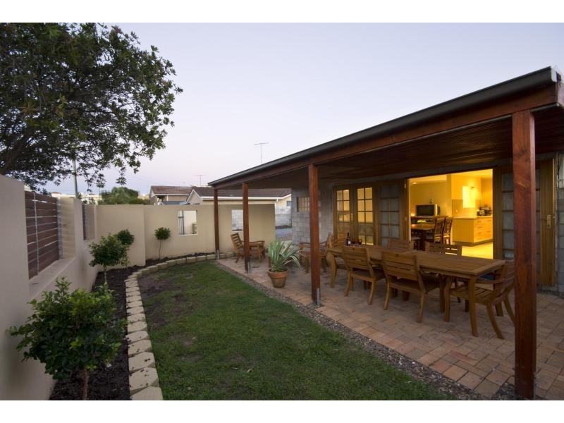 21 Surf Road, Alexandra Headland QLD 4572