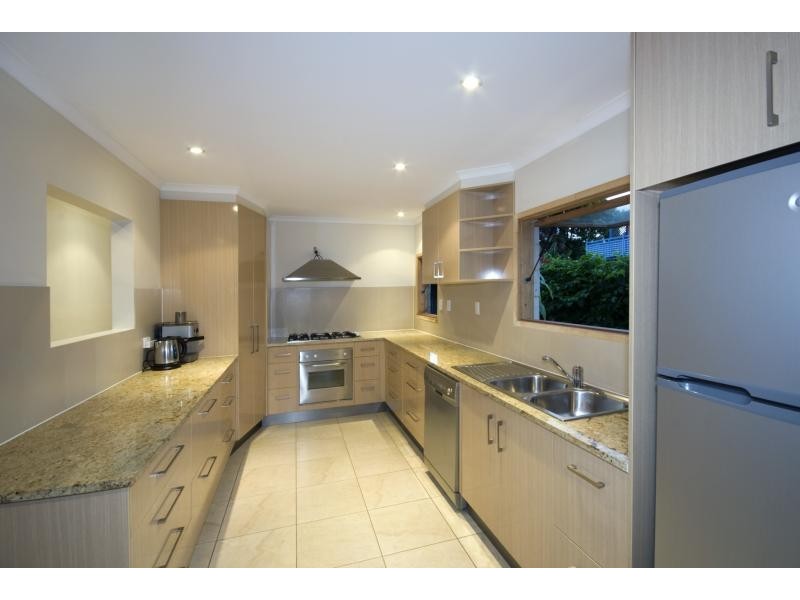 21 Surf Road, Alexandra Headland QLD 4572