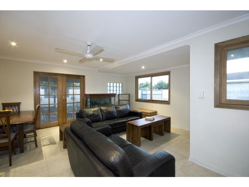 21 Surf Road, Alexandra Headland QLD 4572