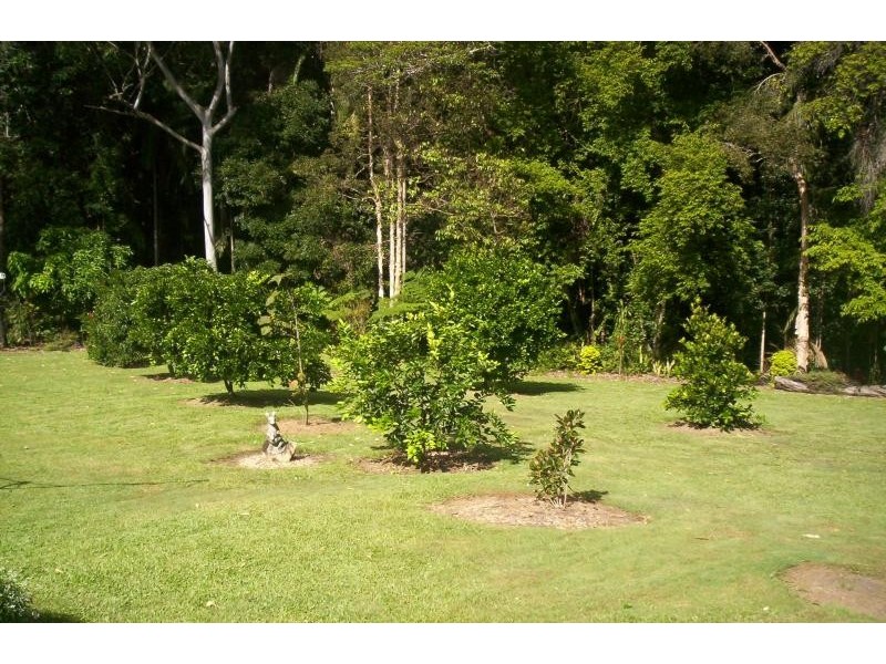 114 Diddillibah Road, Woombye QLD 4559