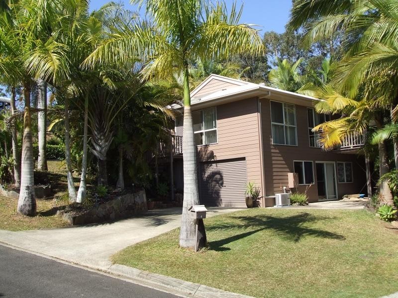 12 Holyn Close, Woombye QLD 4559