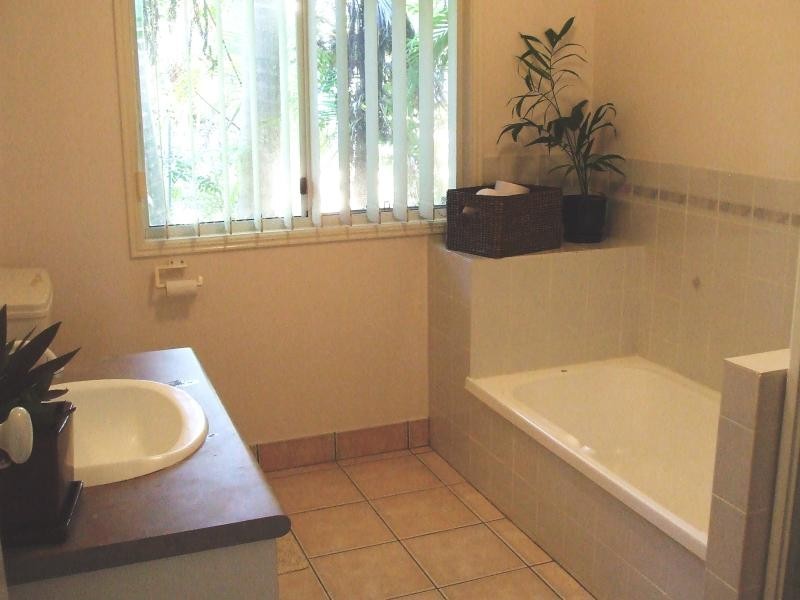 12 Holyn Close, Woombye QLD 4559
