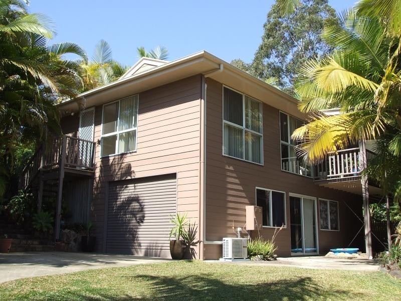 12 Holyn Close, Woombye QLD 4559