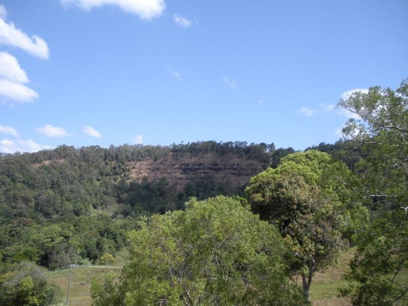 Hunchy QLD 4555