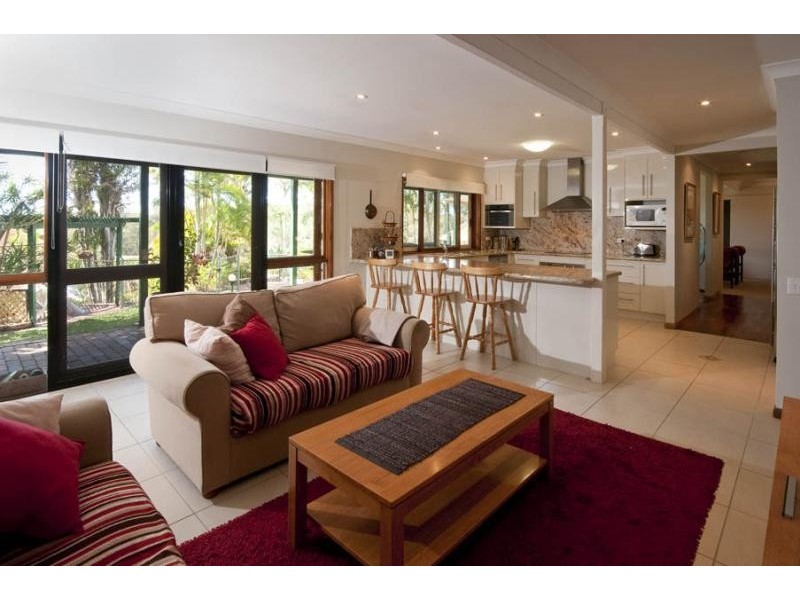 9 St James Court, Nambour QLD 4560