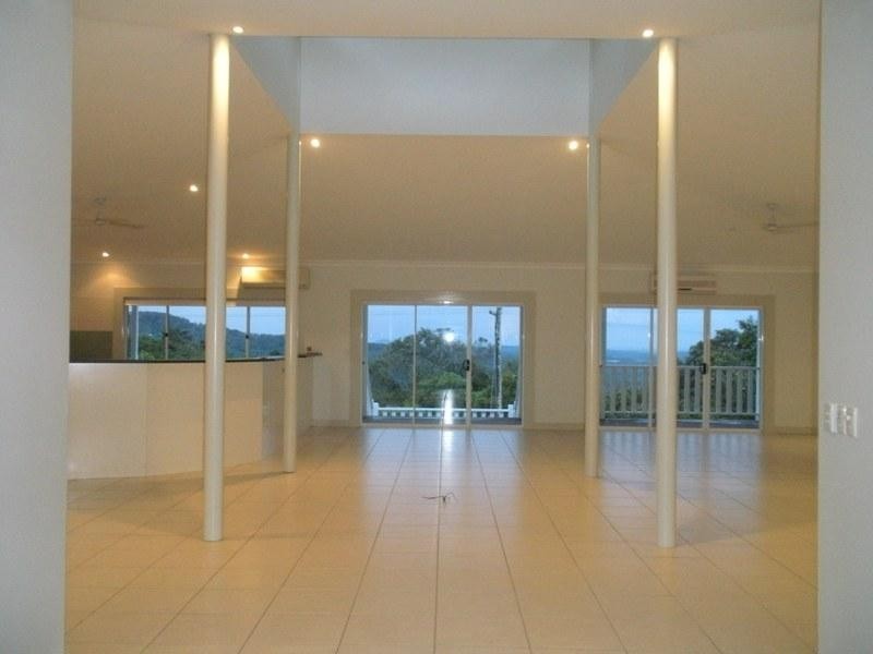 813 Hunchy Road, Hunchy QLD 4555