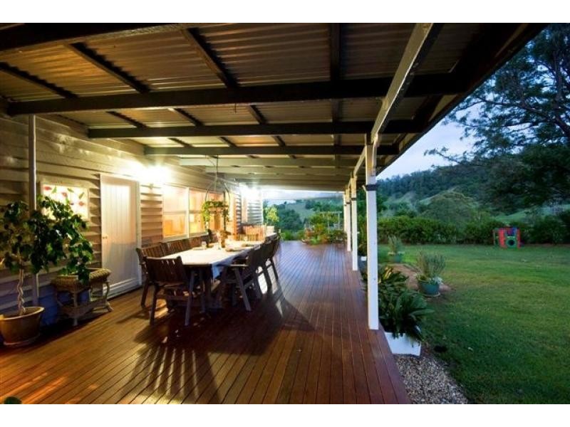 Hunchy QLD 4555