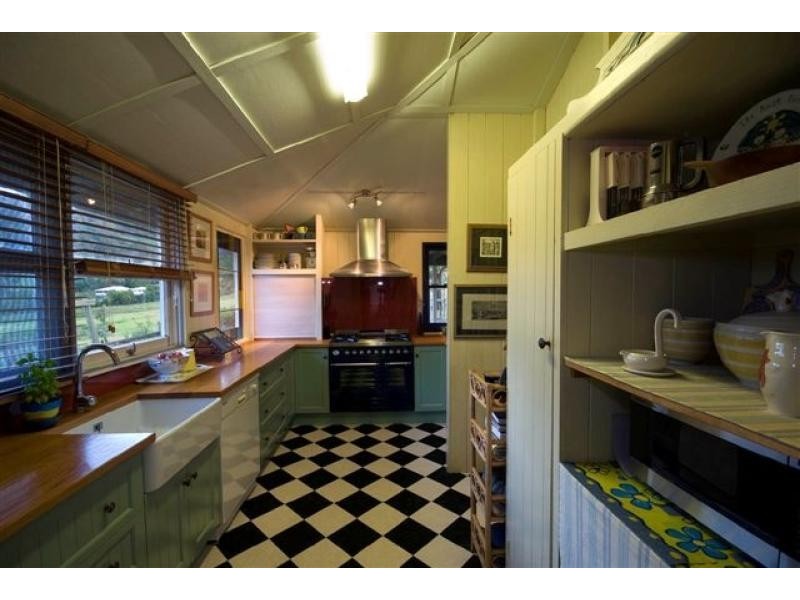 Hunchy QLD 4555