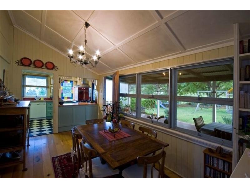 Hunchy QLD 4555