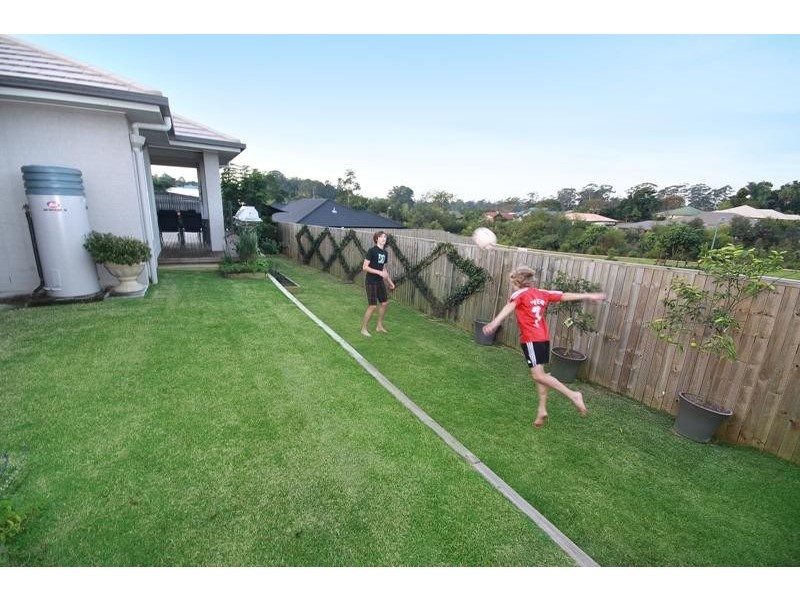 42 Petigrain Avenue, Palmwoods QLD 4555