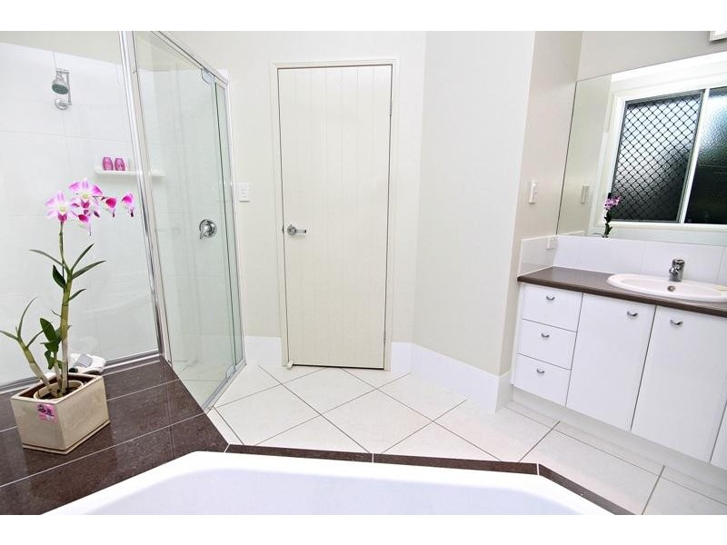 42 Petigrain Avenue, Palmwoods QLD 4555