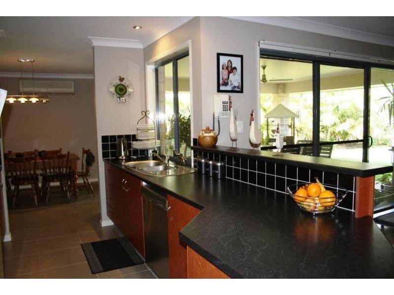 8 Rungert Court, Mooloolah Valley QLD 4553