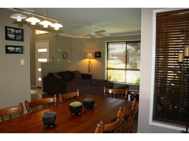 8 Rungert Court, Mooloolah Valley QLD 4553