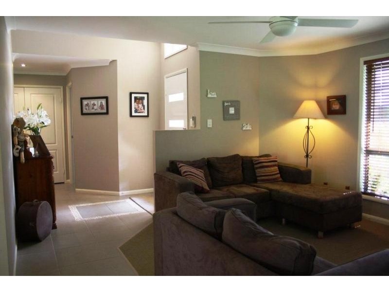 8 Rungert Court, Mooloolah Valley QLD 4553