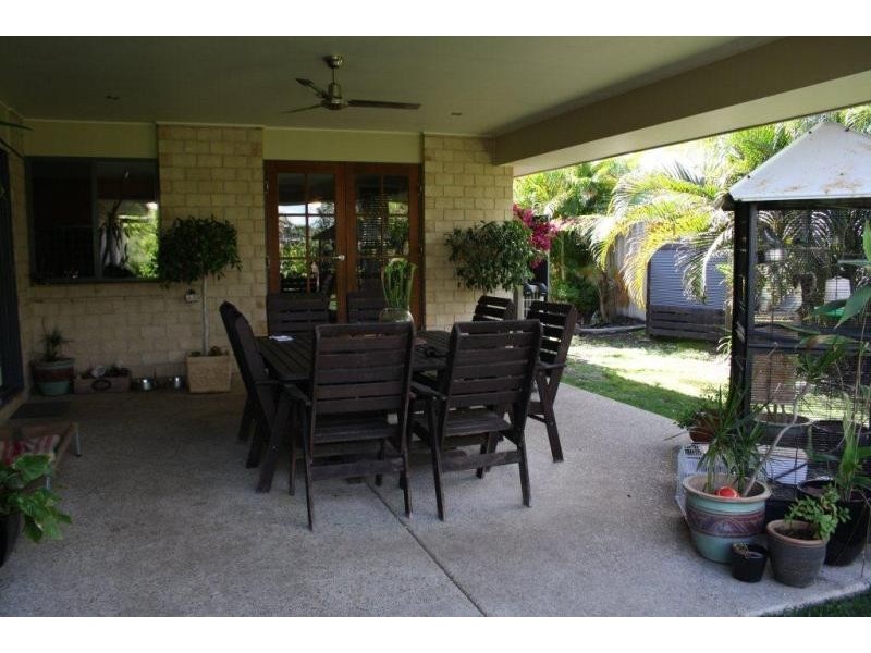 8 Rungert Court, Mooloolah Valley QLD 4553