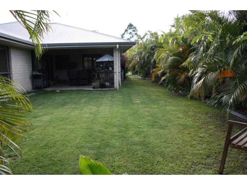 8 Rungert Court, Mooloolah Valley QLD 4553