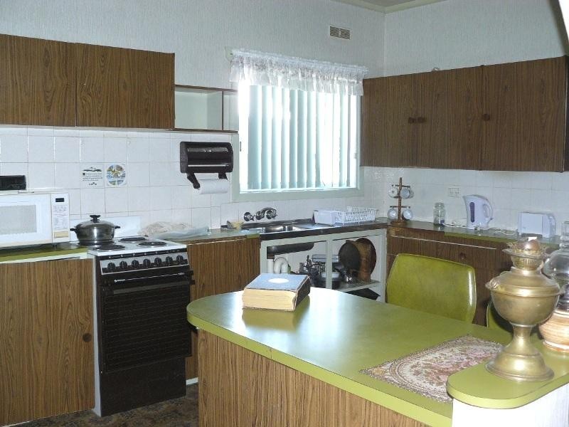 8 Eleventh Street, Warragamba NSW 2752