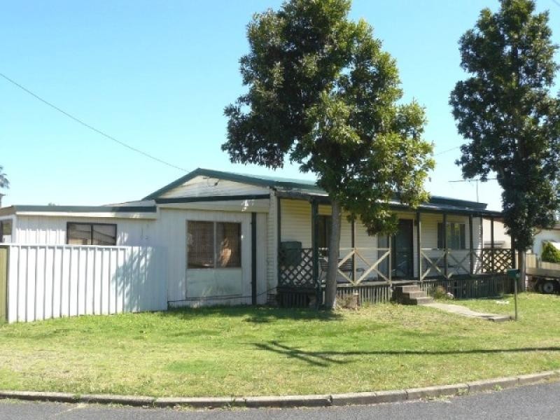 1 First Street, Warragamba NSW 2752