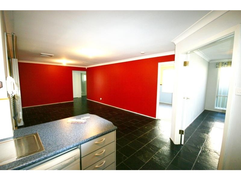 18 Coolabah Cres, Glenmore Park NSW 2745