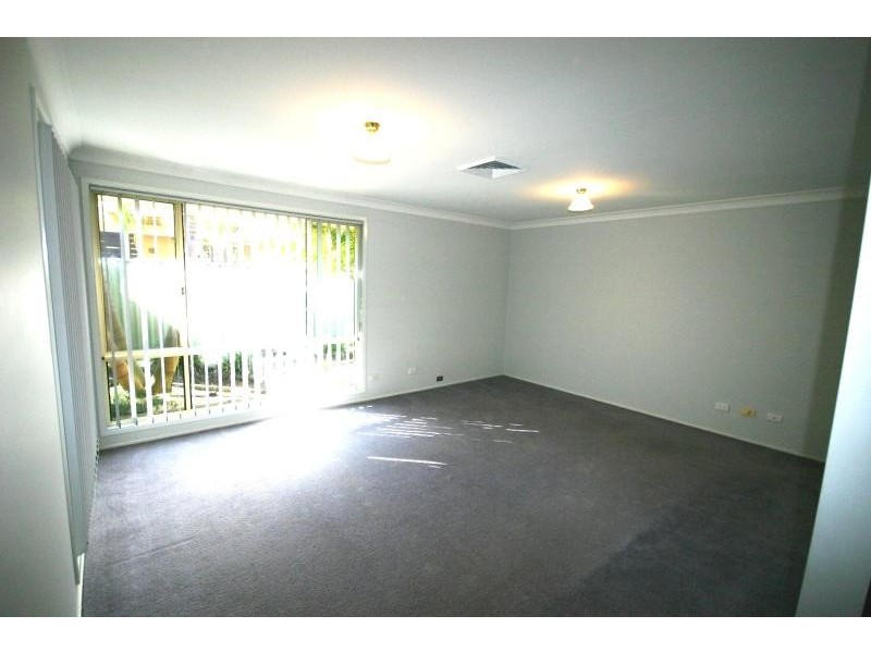 18 Coolabah Cres, Glenmore Park NSW 2745