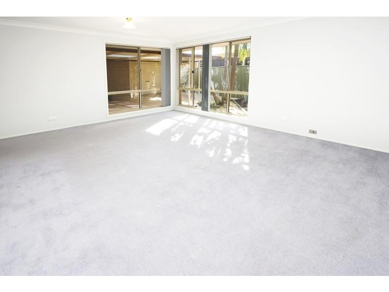 18 Coolabah Cres, Glenmore Park NSW 2745