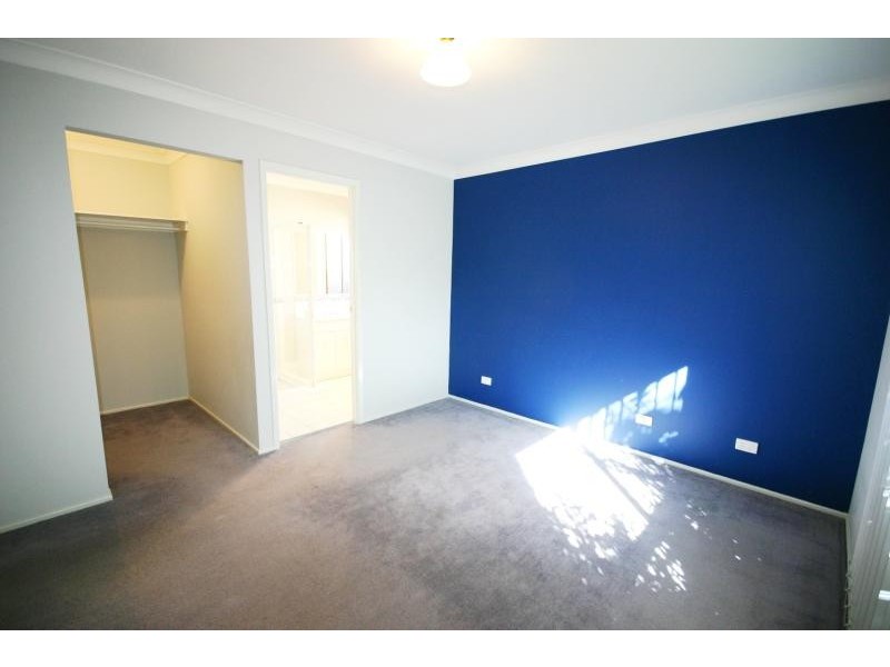 18 Coolabah Cres, Glenmore Park NSW 2745