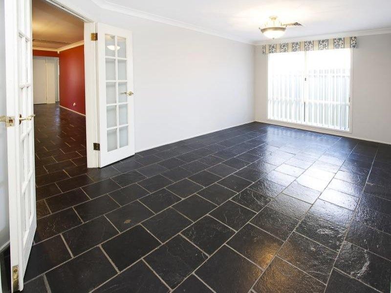 18 Coolabah Cres, Glenmore Park NSW 2745