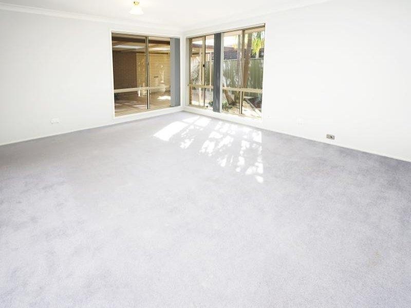 18 Coolabah Cres, Glenmore Park NSW 2745