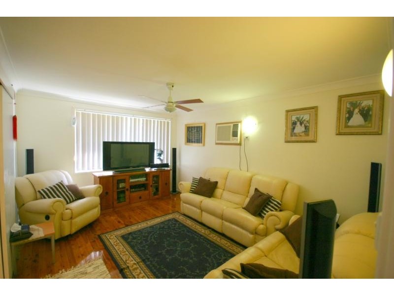 16 Antonia Crescent, Cranebrook NSW 2749