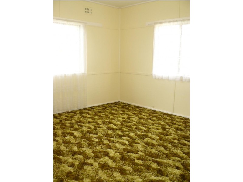 19 Third St, Warragamba NSW 2752