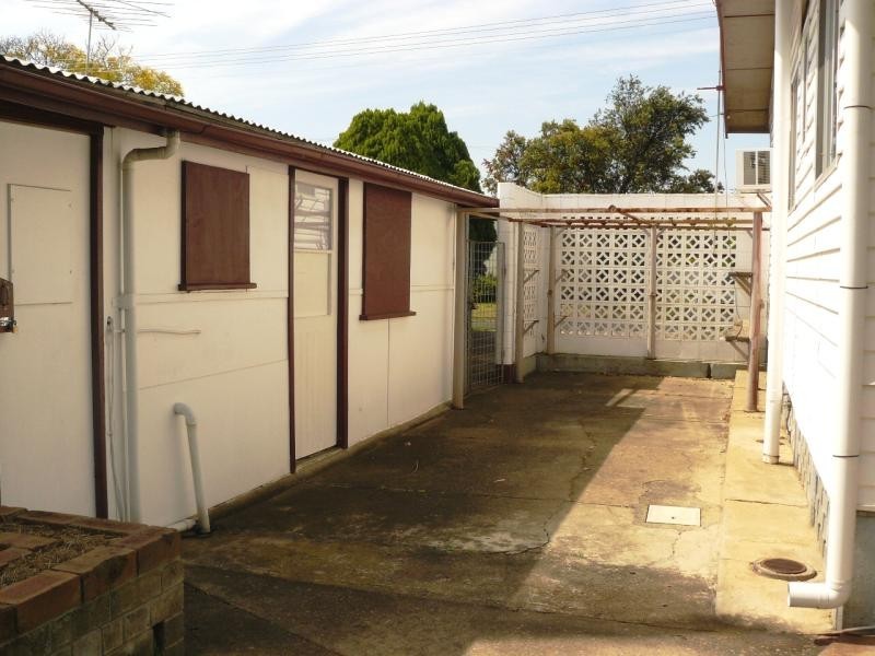 19 Third St, Warragamba NSW 2752