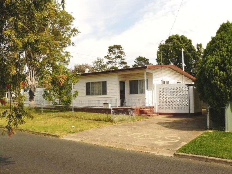 19 Third St, Warragamba NSW 2752