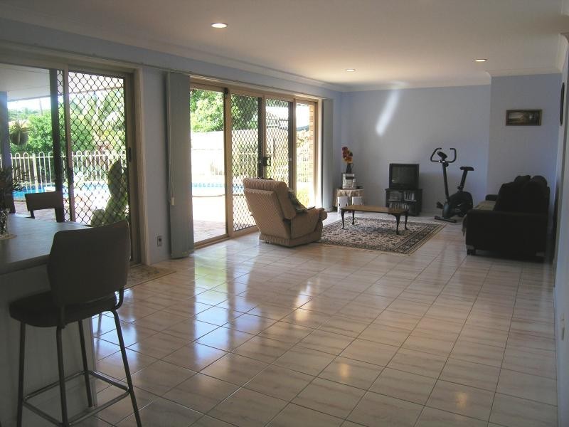 4 HERMOSA STREET, Mountain Creek QLD 4557