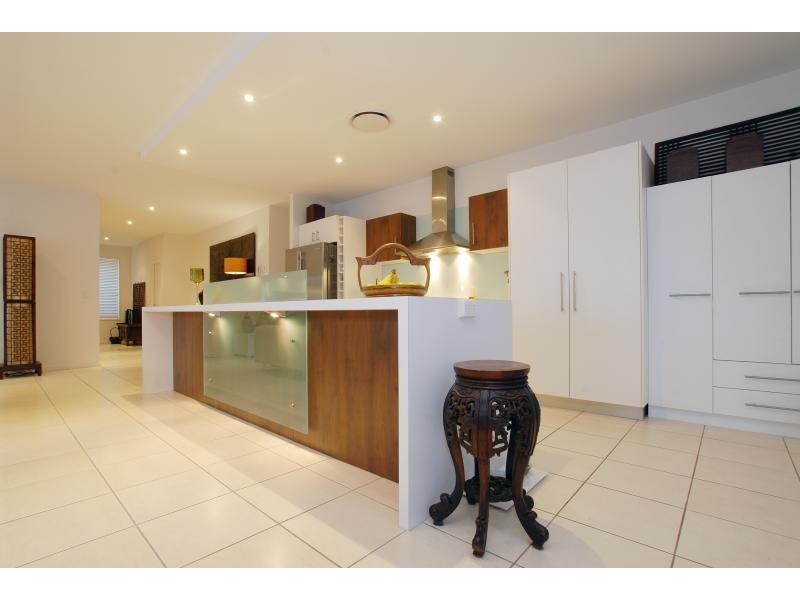 4 Veerings Crescent, Twin Waters QLD 4564