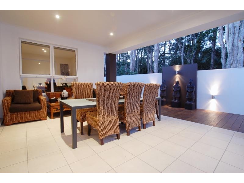 4 Veerings Crescent, Twin Waters QLD 4564