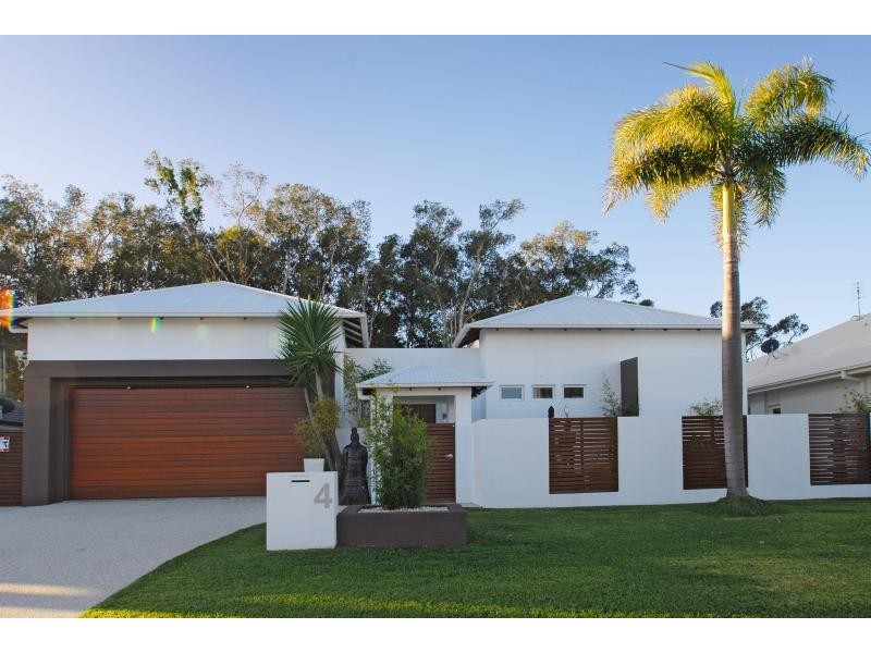 4 Veerings Crescent, Twin Waters QLD 4564