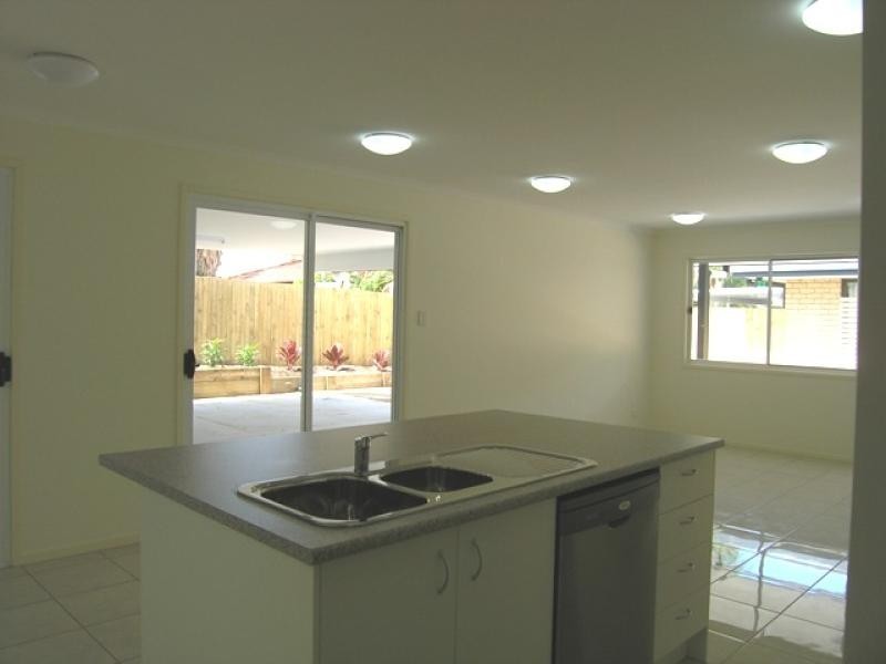 30 Karawatha Drive, Mountain Creek QLD 4557