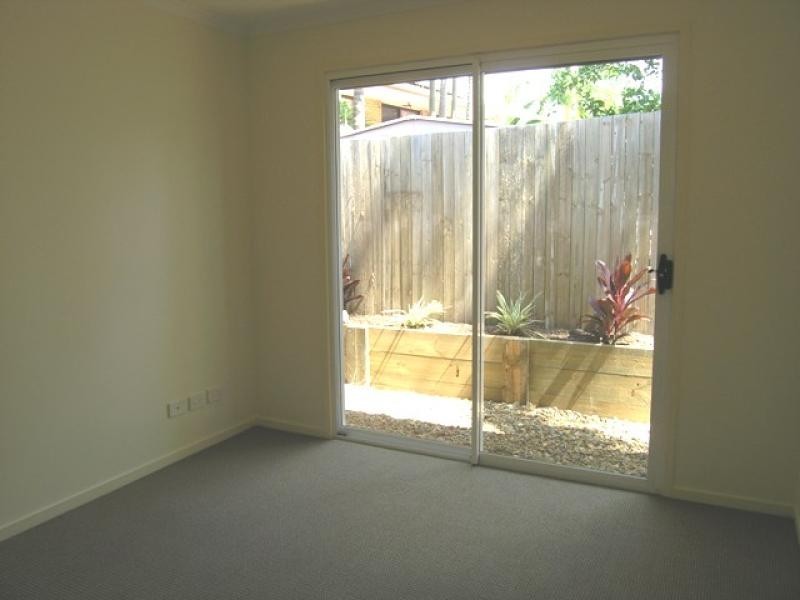 30 Karawatha Drive, Mountain Creek QLD 4557